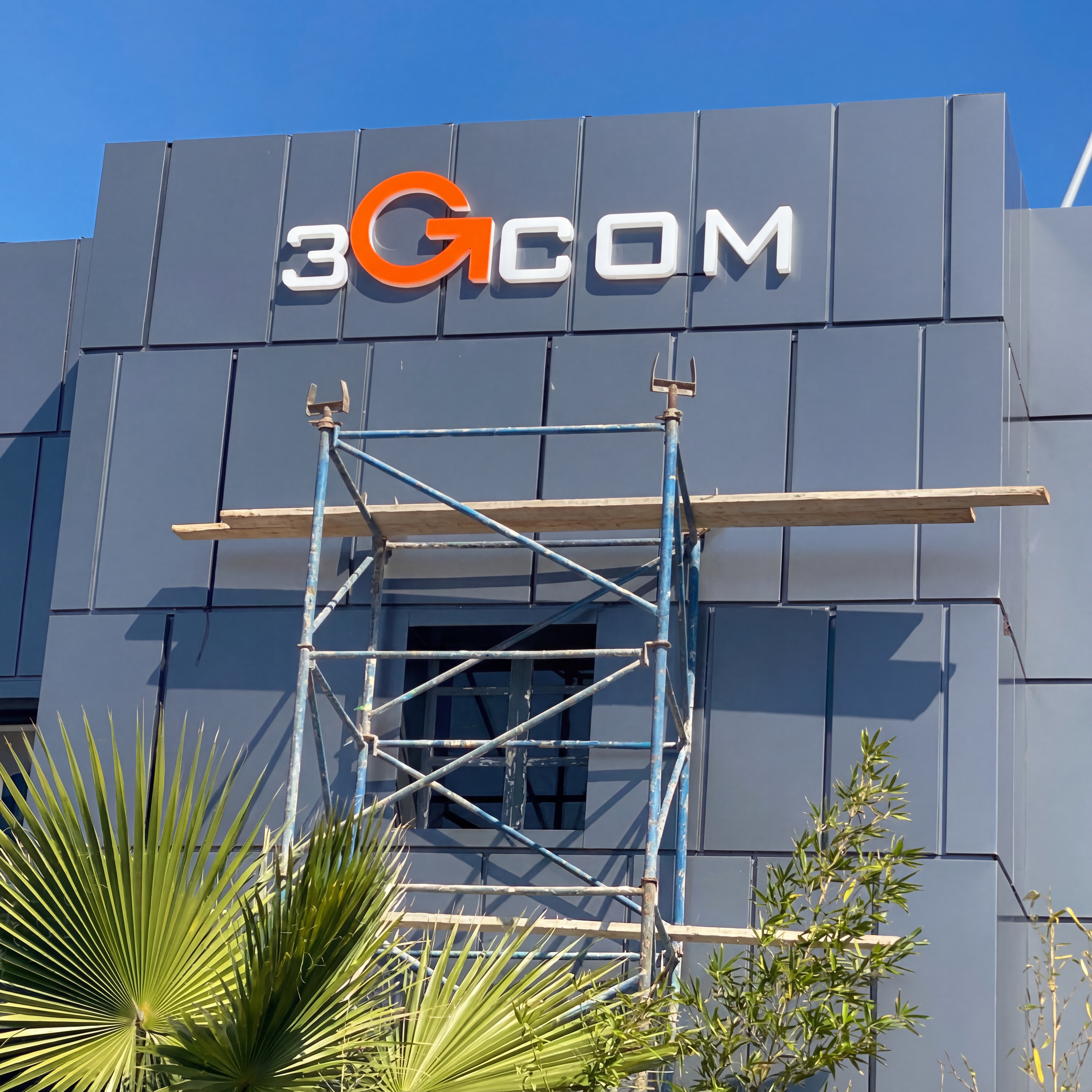 3G COM